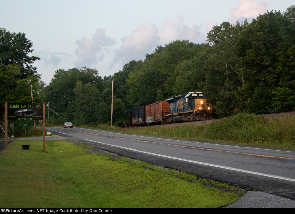 CSXT 1727 Leads L053 at Greene